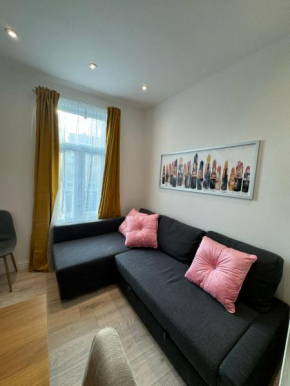 Flat B, Stay In Earlsfield